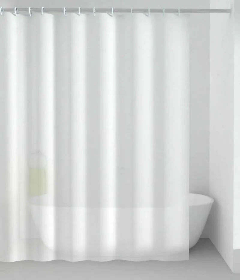 Hvidt badeforhæng